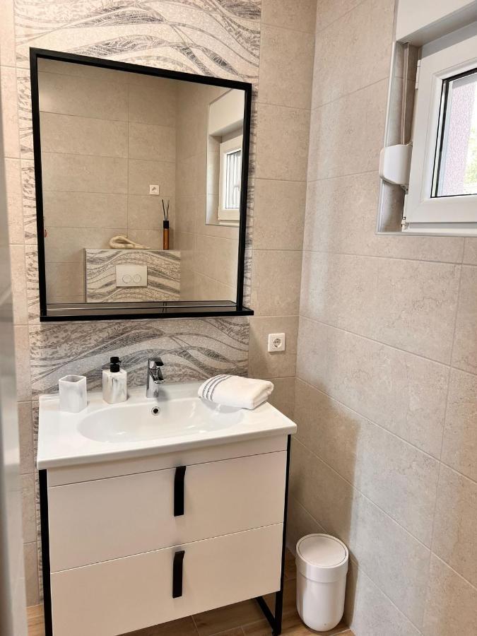 Apartmani Tin Starigrad Paklenica Luaran gambar