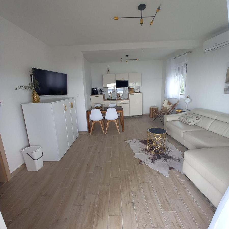 Apartmani Tin Starigrad Paklenica Luaran gambar